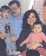 Светлана Сорокина с дочерью и Евгений Киселёв с внуком